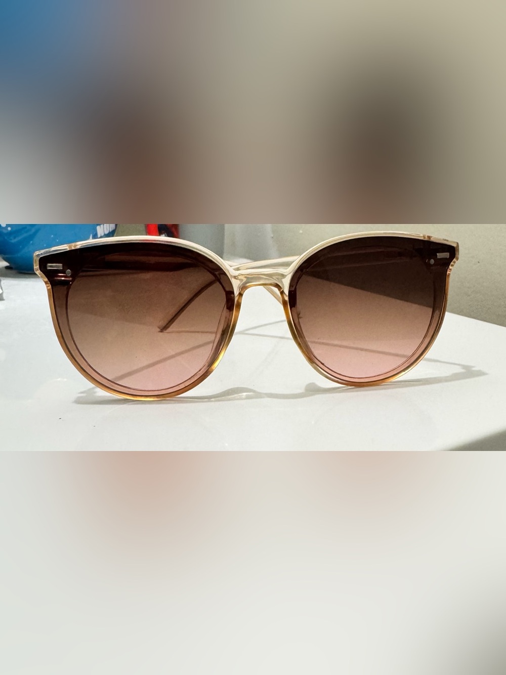 Women’s Translucent Brown Gradient Round Sunglasses